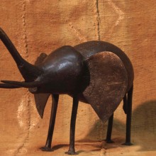 Elefante de bronce