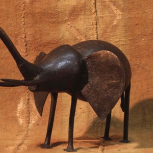 Elefante de bronce