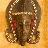 Máscara bambara con Cauris