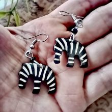 Pendientes cebra hueso Kenya