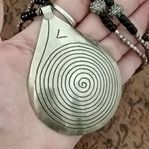 Colgante Bereber “Espiral del desierto”